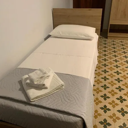Alojamento de Acomodação e Pequeno-almoço Erythrà Reggio di Calabria