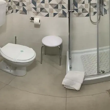 Alojamento de Acomodação e Pequeno-almoço Erythrà 4*