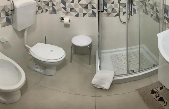 Alojamento de Acomodação e Pequeno-almoço Erythrà 4*